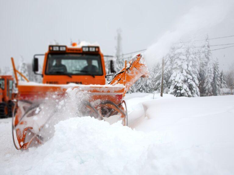 How to Create a Commercial Snow Removal Plan | Roberts Property Management