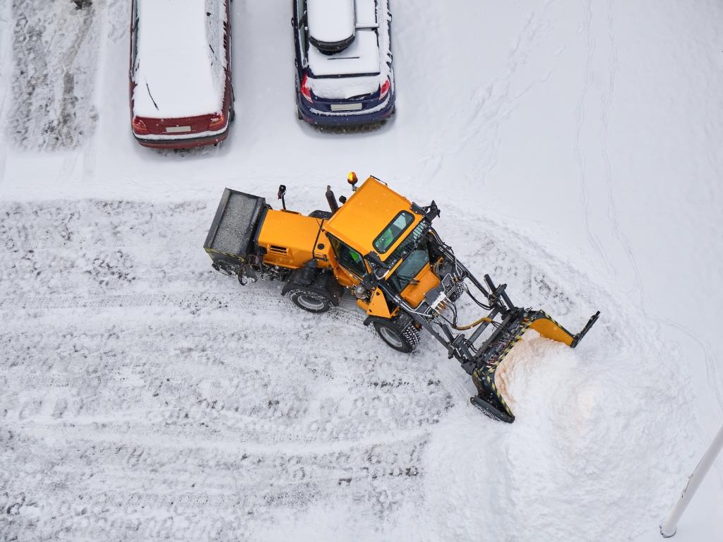 Roberts Property Management LLC 860 248 7966 39 Treadwell Ave, Thomaston, CT, 06787 commercial snow plowing